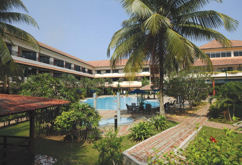 The Qamar Paka, Terengganu Hotel Bagian luar foto